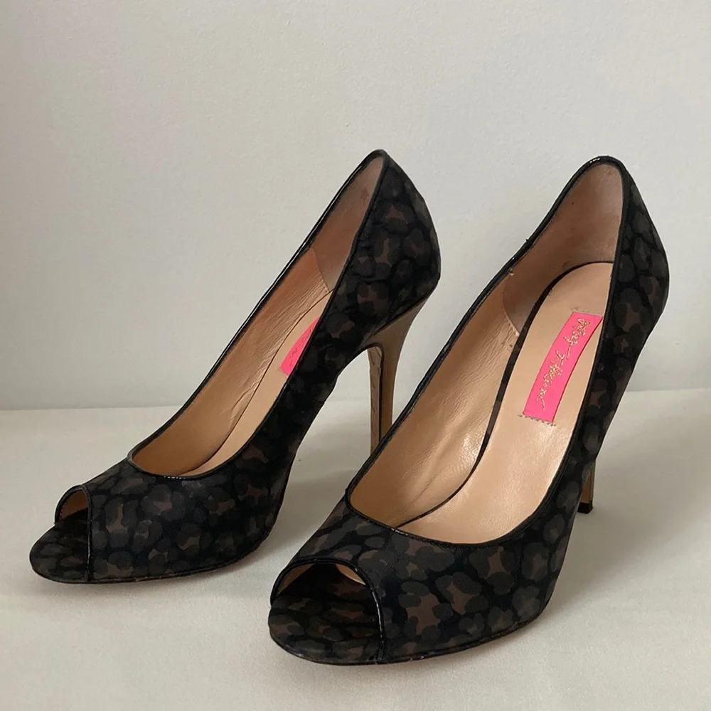 Betsey Johnson Lakin Open-Toe Pump